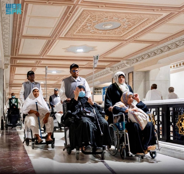 Number of Electric Golf Carts at Grand Mosque Doubled to 400 for Ramadan