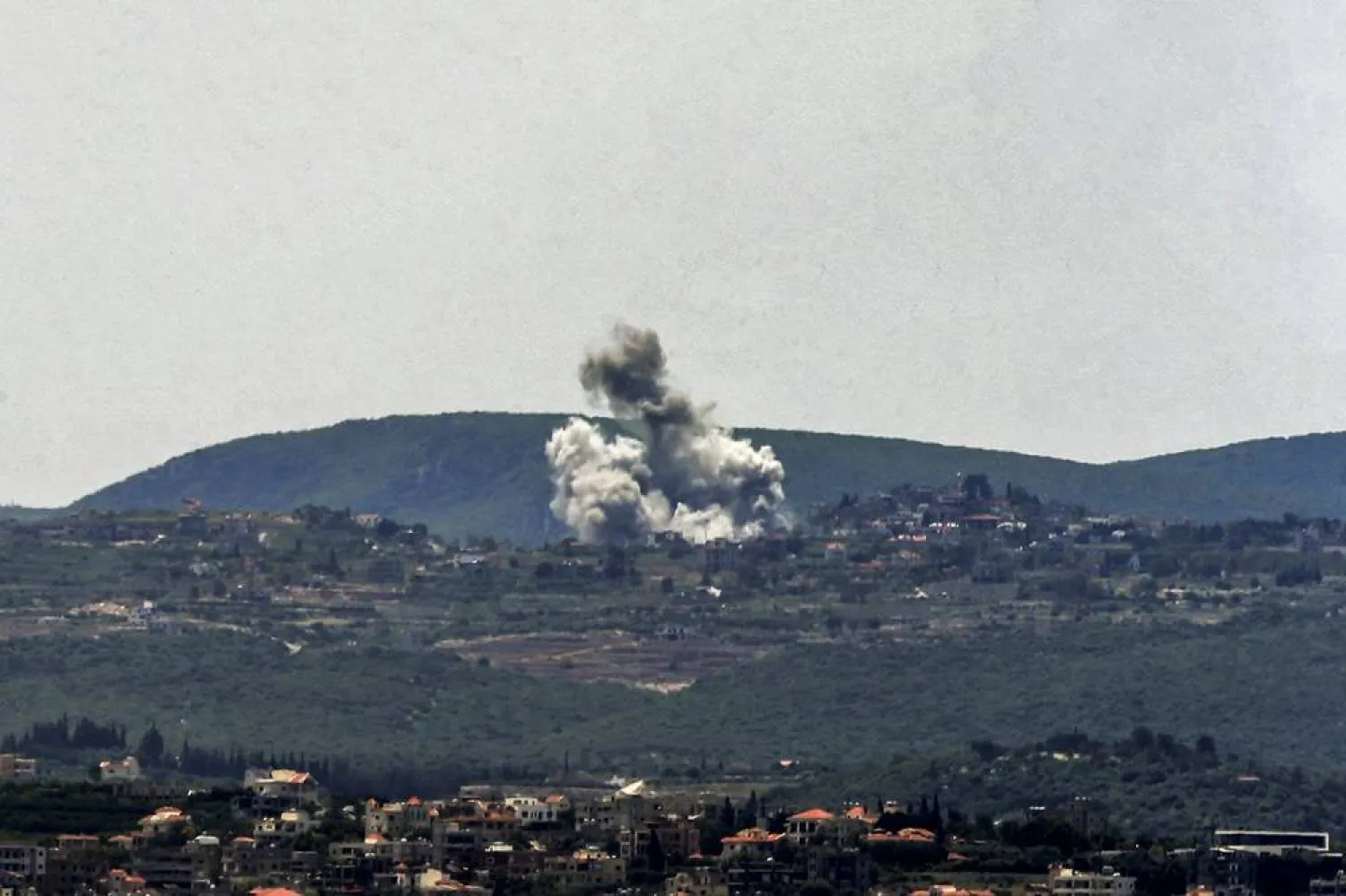 Israeli Strikes Kill Seven in Lebanon