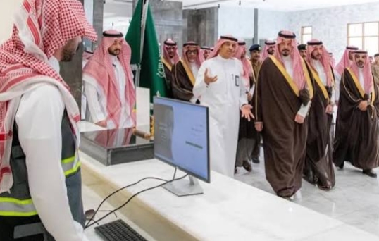 Madinah Emir Inspects Pilgrims’ Reception Center