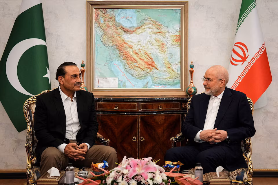 Pakistan, Iran Advance Talks on Ending Conflict